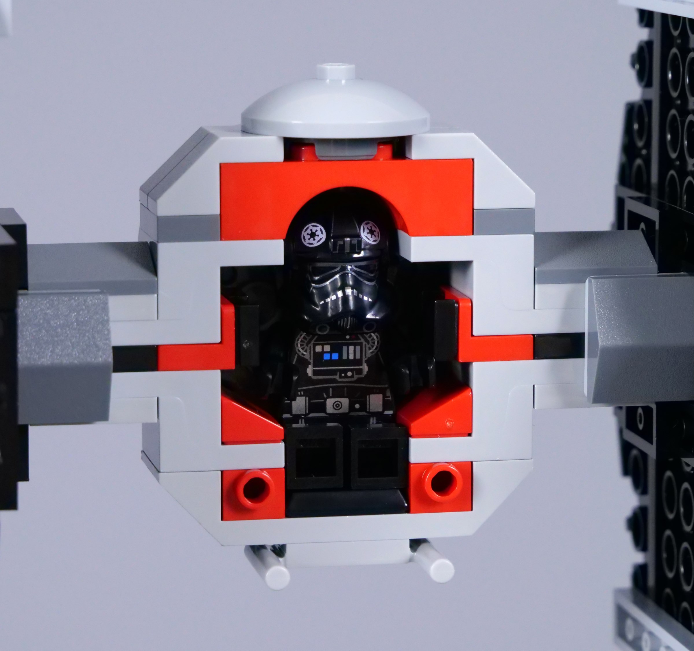 LEGO Star Wars 40771 TIE Fighter with Imperial Hangar Rack review